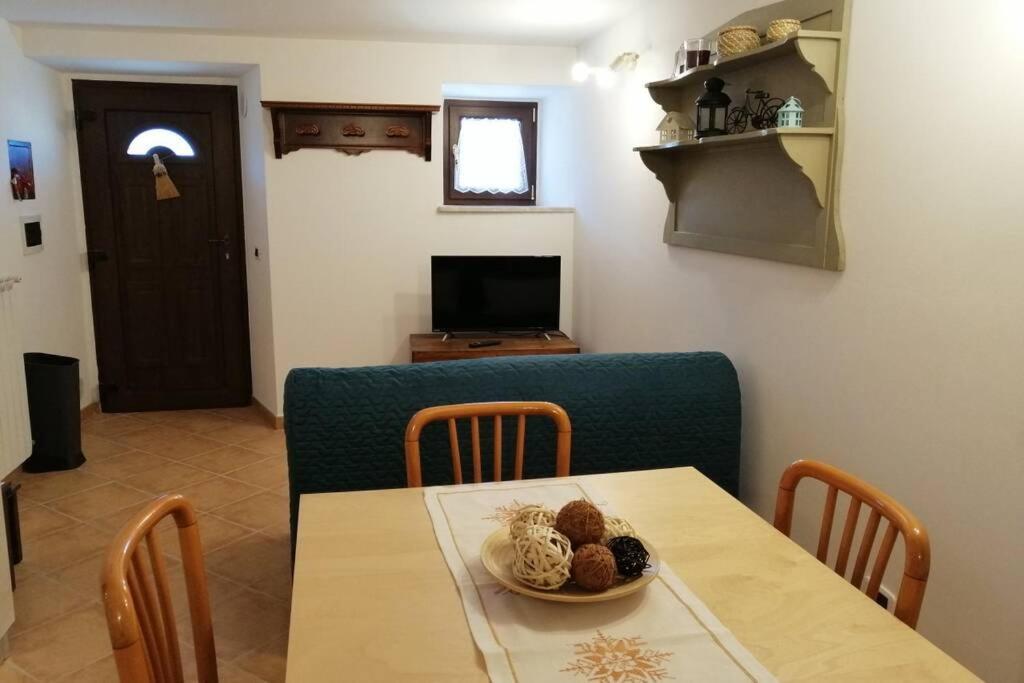 Вілла Casa Stefania Барреа Екстер'єр фото